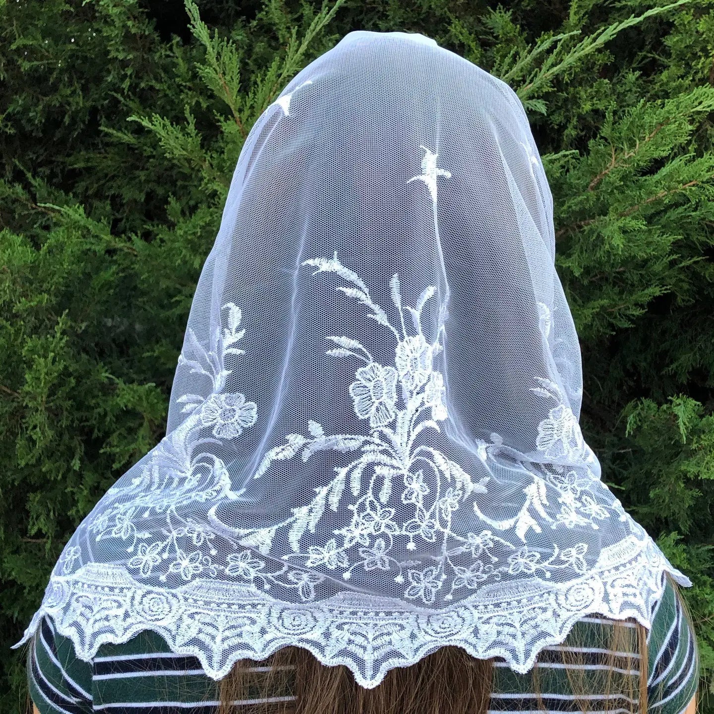 St. Veronica Infinity Veil - White