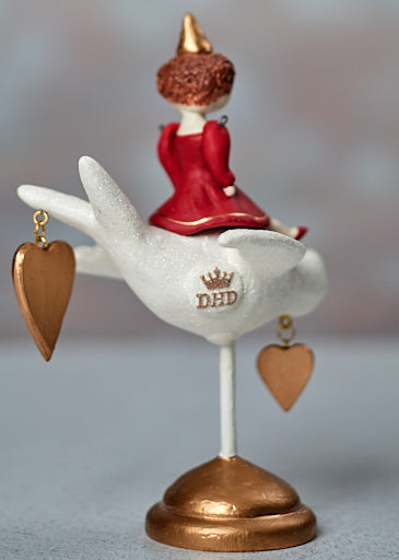 Dee Harvey - Darla's Lovey Dovey Flight© loop