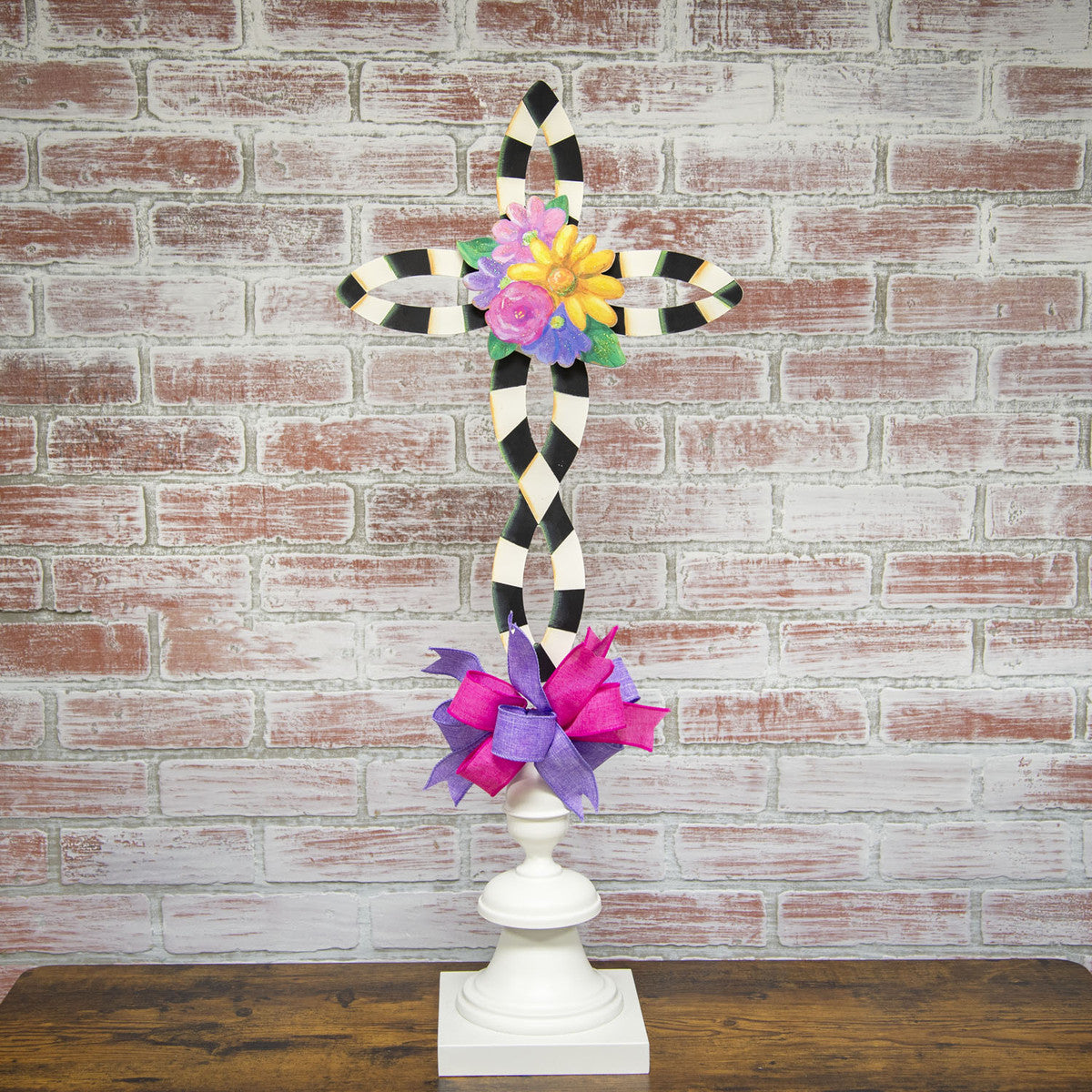 The Round Top - Elegant Twisted Cross Large